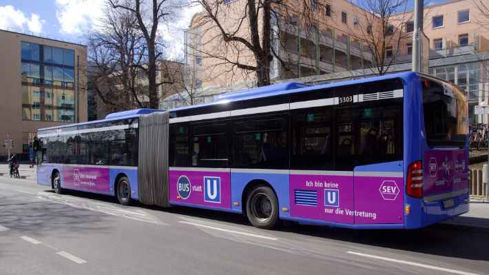 Busse statt U-Bahnen verkehren in dichtem Takt auf der U3 und U6