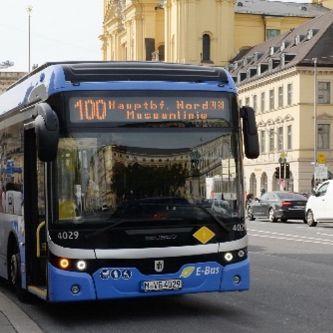 MVG-Bus am Odeonsplatz