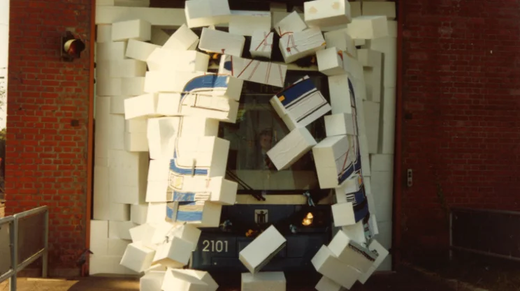 Die Eröffnungsfahrt der Trambahn vom Typ R2 im Jahr 1994