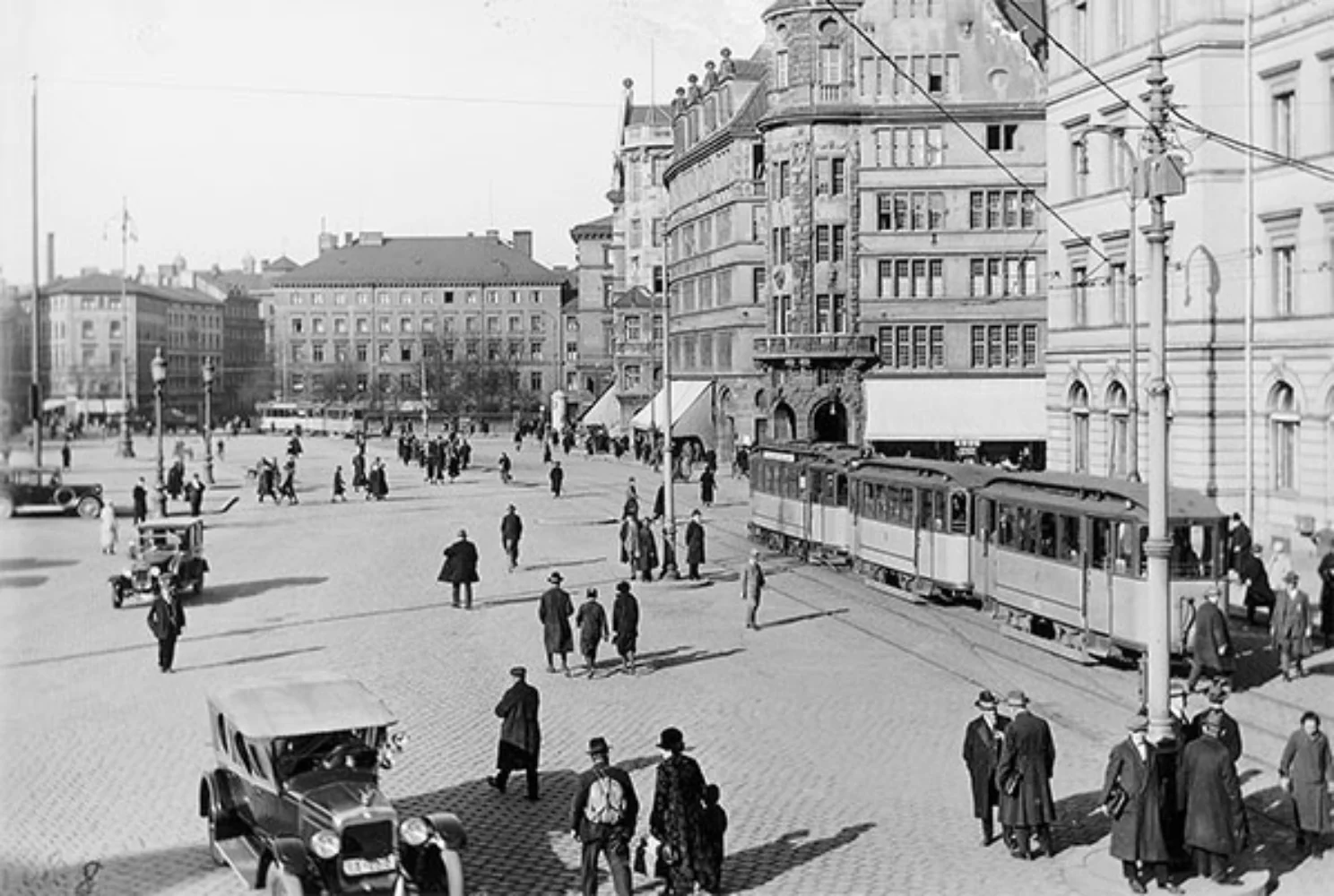 Hauptbahnhof - Bahnhofsplatz ca. 1925