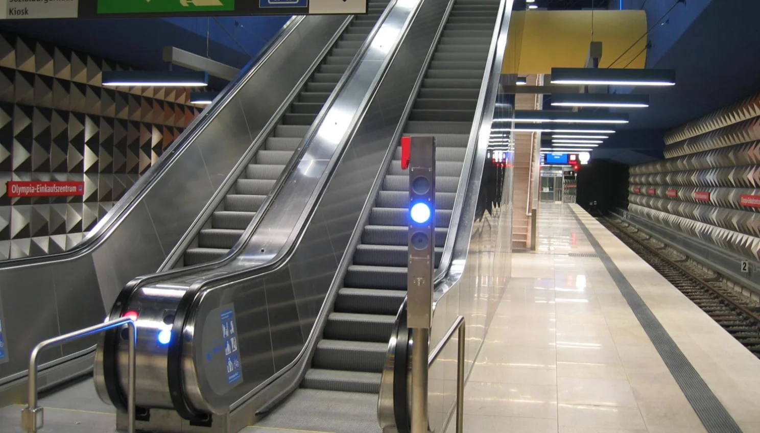 Rolltreppen & Aufzüge: Erneuerungsprogramm in den U-Bahnhöfen